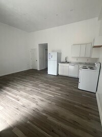 Building Photo - 403 Maple Ave