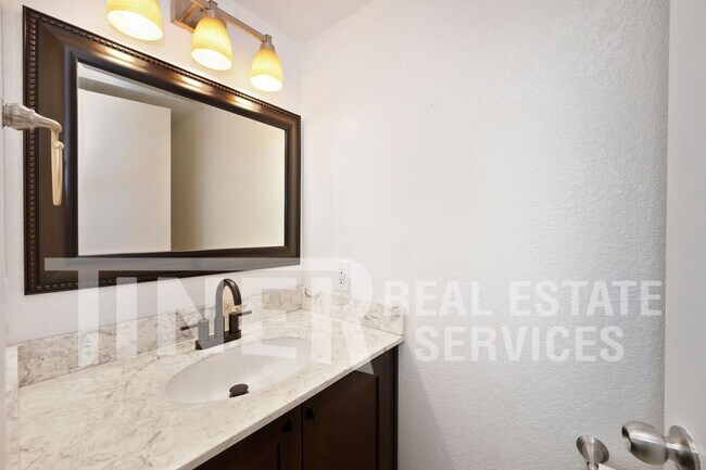 Building Photo - 9118 Madison Green Ln