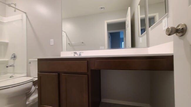 Building Photo - 1541 E Elegante Dr