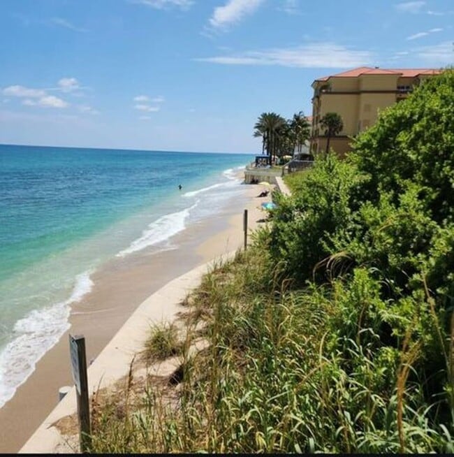 Building Photo - 1014 W Drew St