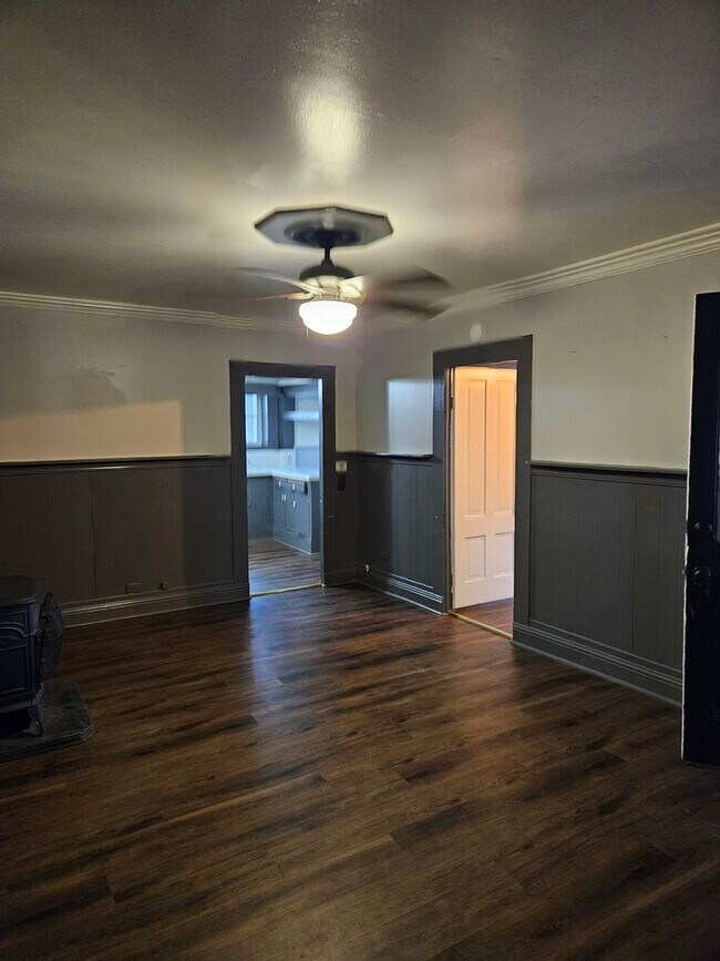 Building Photo - 153 N Stewart St