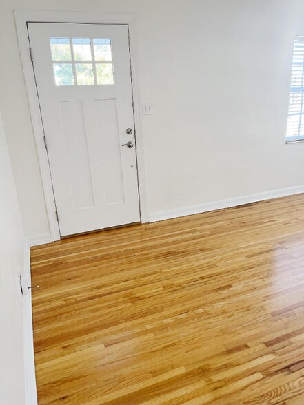 Building Photo - 4302 W Santiago St