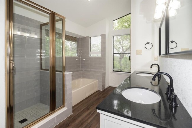 Building Photo - 11513 Juniper Ridge Dr