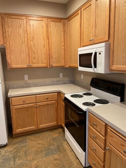 Building Photo - 1845 NW Polk Ave