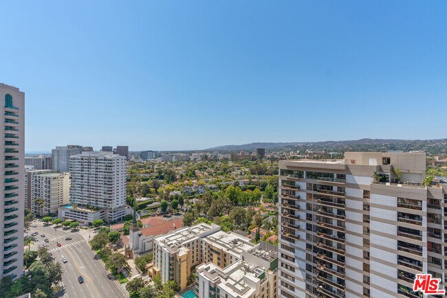 Building Photo - 10430 Wilshire Blvd