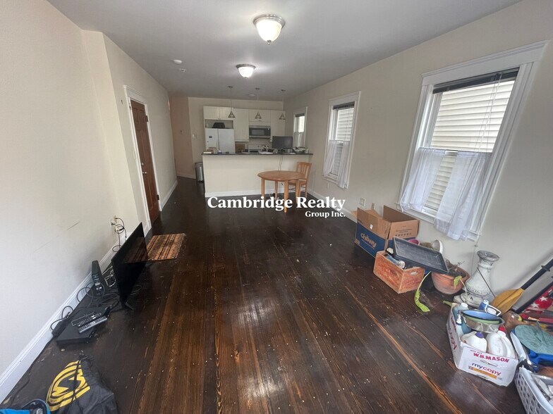 Building Photo - 6 Giles Park