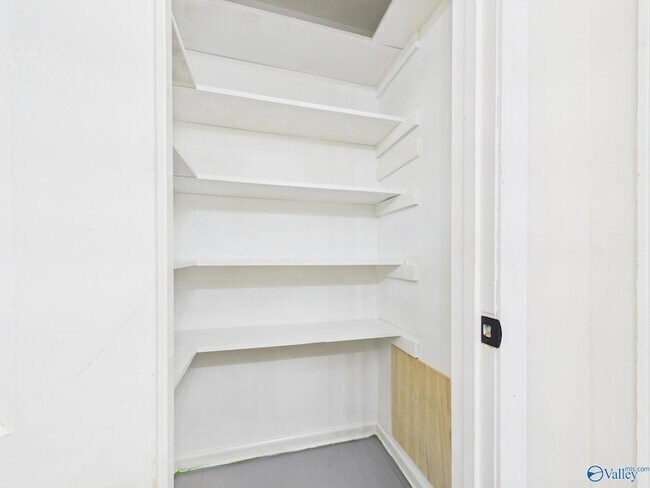 Building Photo - 6808 Jones Valley Dr SE
