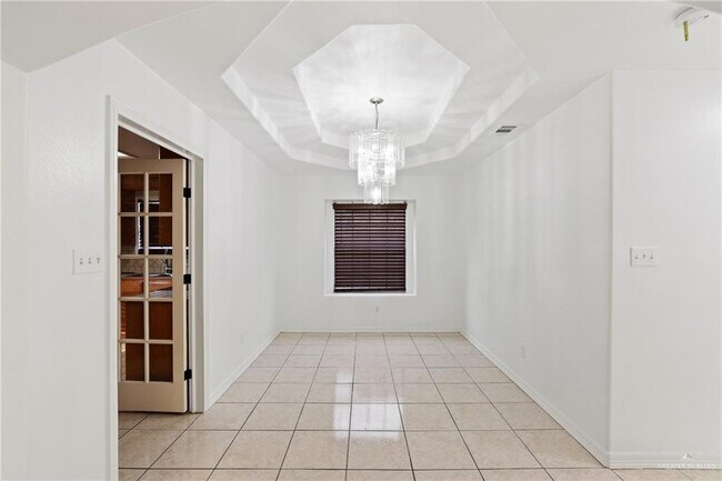 Building Photo - 25 Via Cantera Dr