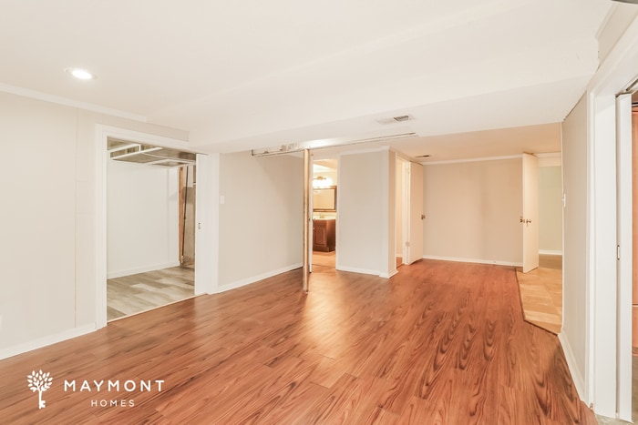 Building Photo - 7912 Southview Dr