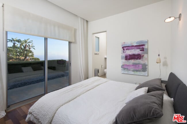 Building Photo - 1099 Vista Grande Dr