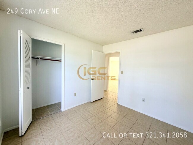 Building Photo - 249 Cory Ave NE