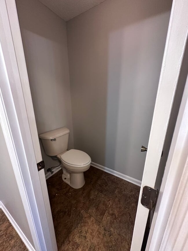 Building Photo - Valley Stream Subdivision!!