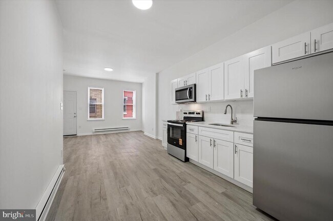 Building Photo - 1216 W Firth St