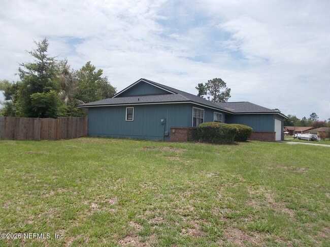 Building Photo - 7529 Falcon Trace Dr W