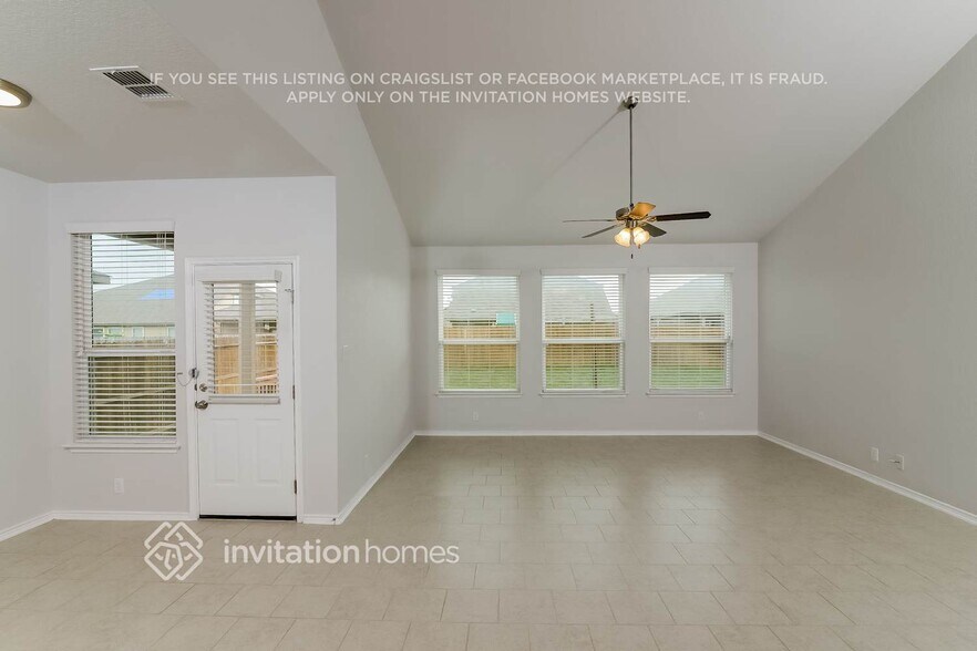 Building Photo - 13815 Murphy Haven