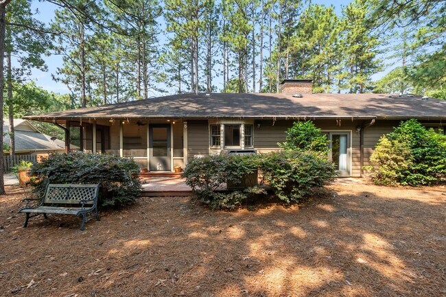 Building Photo - 4 Prichard Ln