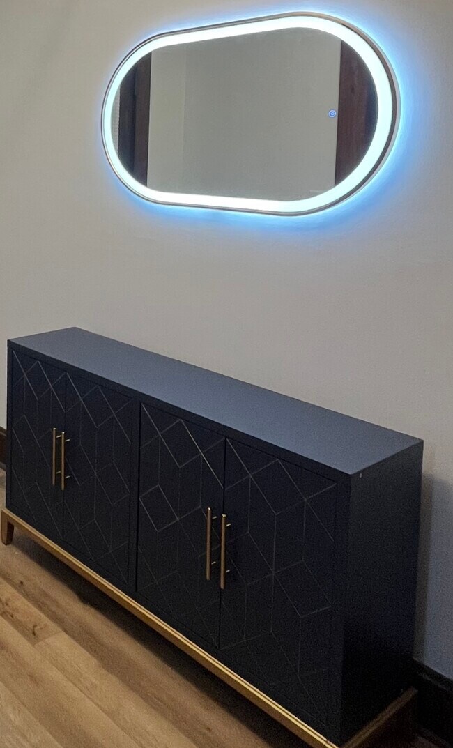 Building Photo - 32 E Northwood Ave