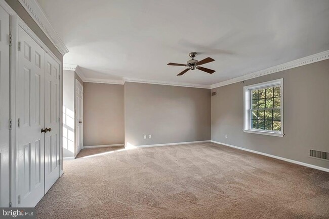 Building Photo - 10917 Wickshire Way