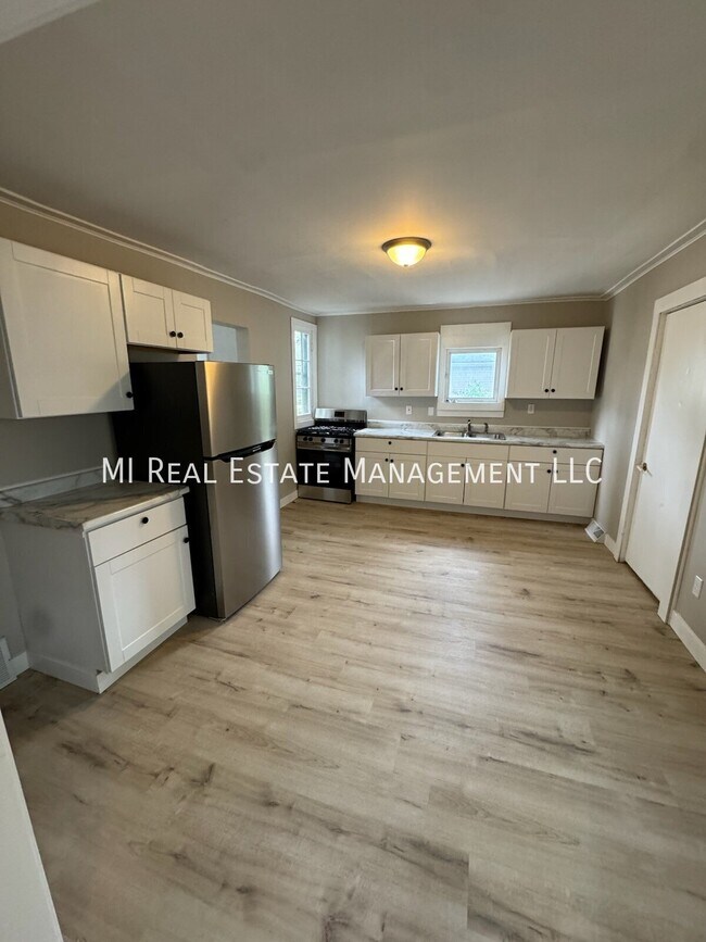 Building Photo - 634 Catawba Ave