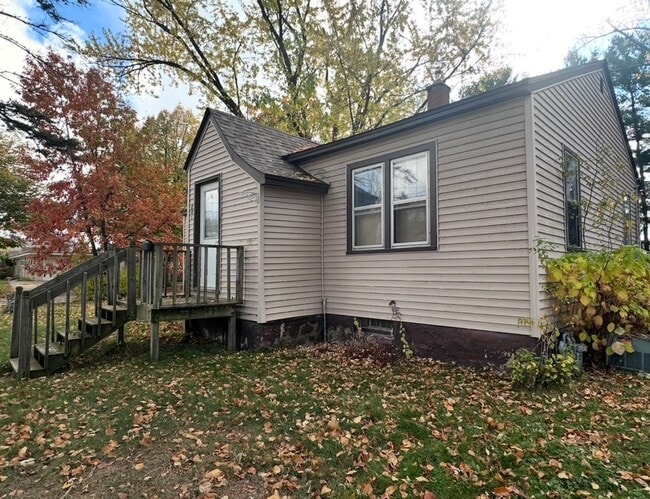 Building Photo - 801 Lake View Dr