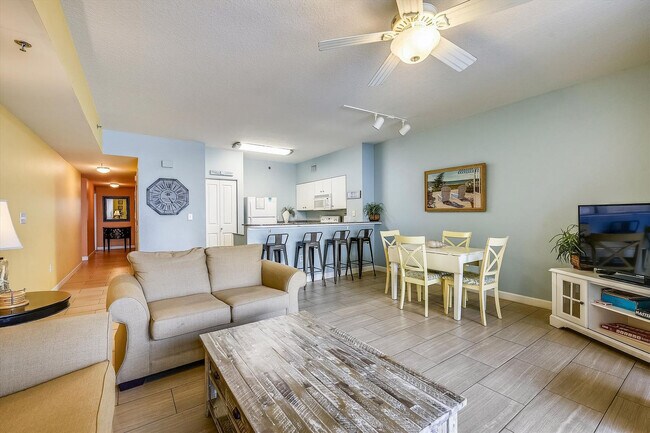 Building Photo - 9896 S Thomas Dr