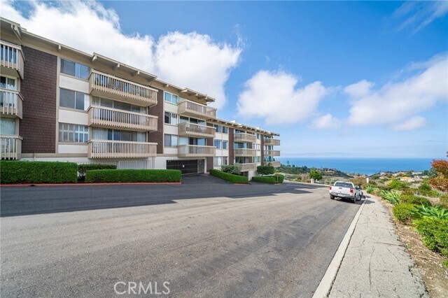 Building Photo - 6542 Ocean Crest Dr