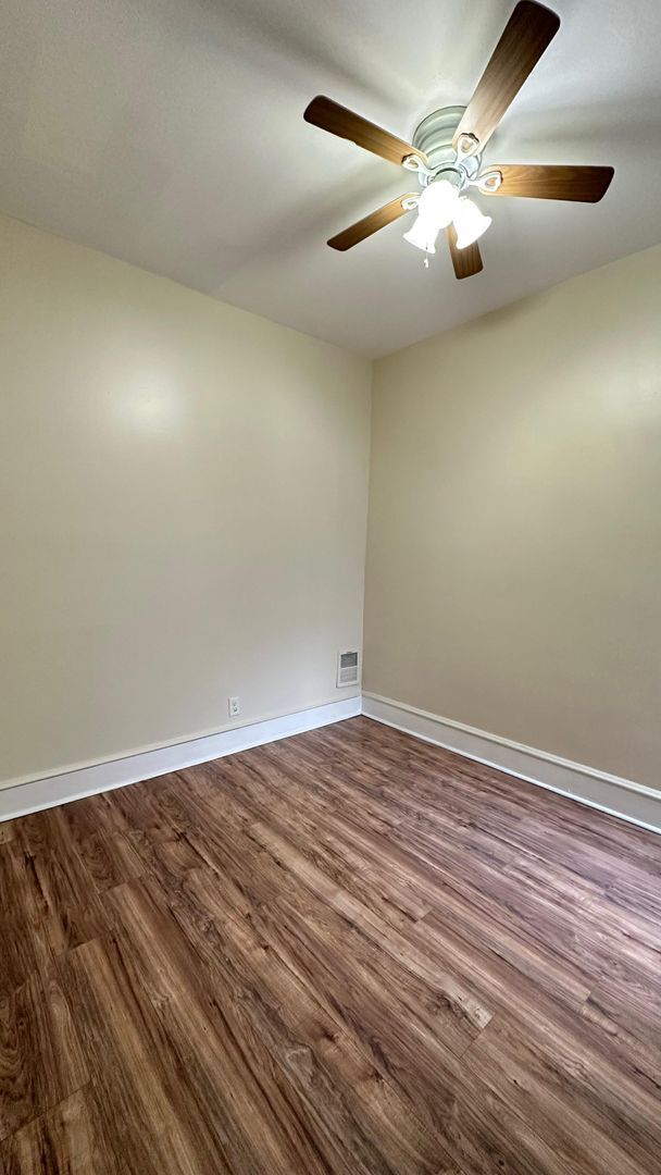 Building Photo - Modern Row - Stawberry Mansion