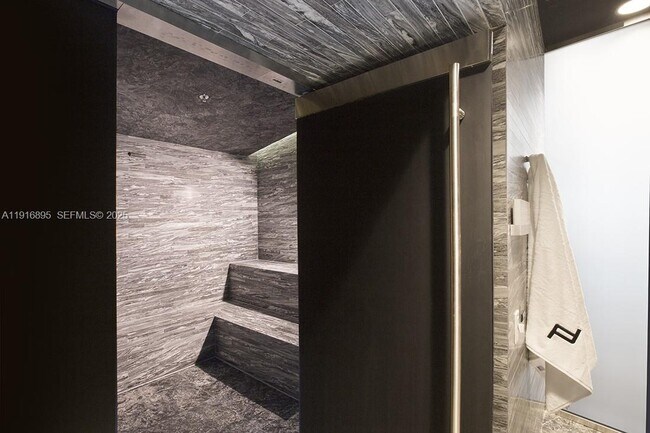 Building Photo - 18555 Collins Ave