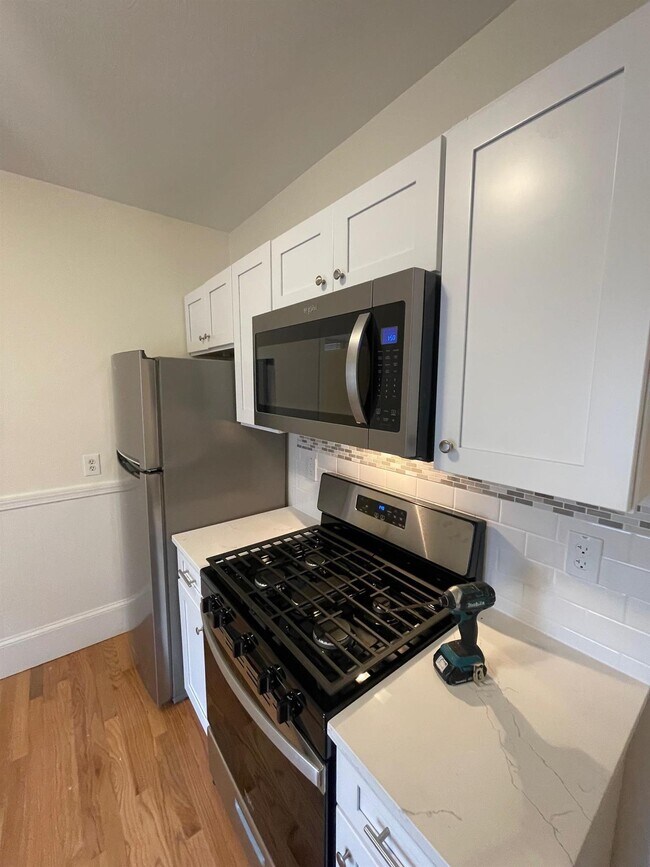 Primary Photo - 10 Cypress St