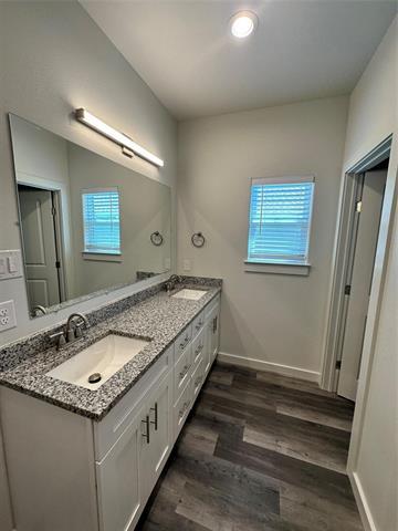 Building Photo - 1005 Dubois St