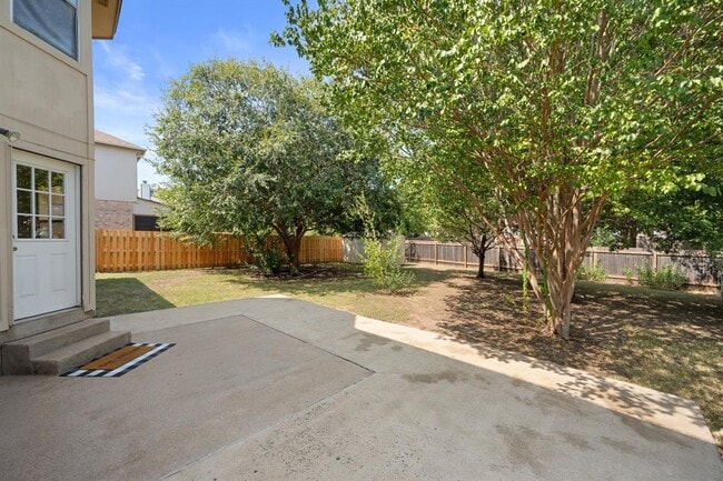 Building Photo - 1807 Lion-Heart Dr