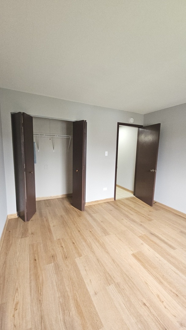 Building Photo - 15706 Independence Ct