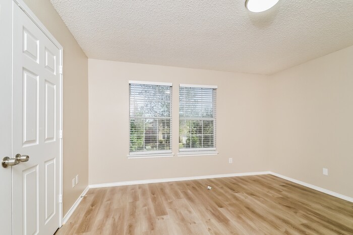 Building Photo - 113 Nighthawk Dr