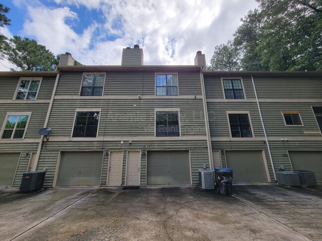 Building Photo - 3058 Steeplechase Dr