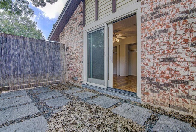 Building Photo - 6012 Wagon Bend