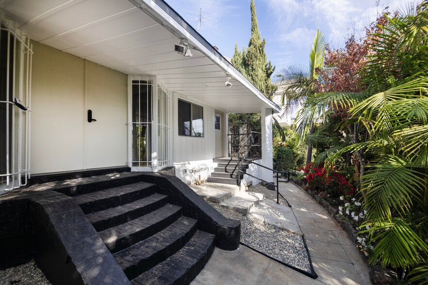 Building Photo - 4519 Finley Ave