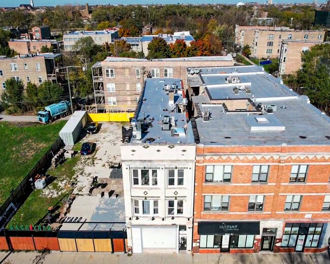 Primary Photo - 2838 W Roosevelt Rd
