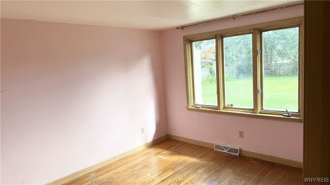 Building Photo - 2547 William St