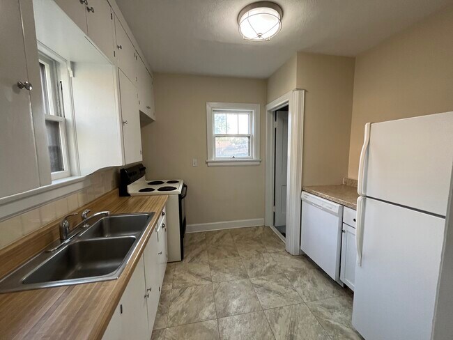 Building Photo - 509 W Crawford St