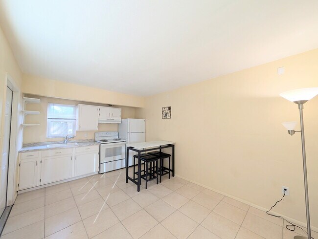 Kitchen/Living Room - 1118 15th St W