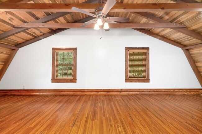 Building Photo - 10504 31st Ave E