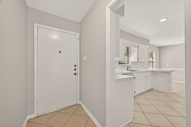 Building Photo - 5418 Darnell St