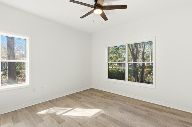 Building Photo - 2928 Pine Valley Dr