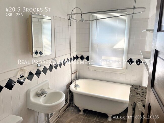 Building Photo - 420 S Brooks St