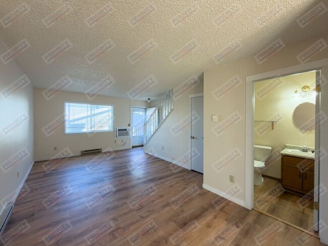 Building Photo - Townhome with a garage