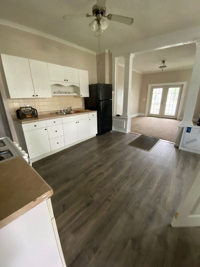 Building Photo - 56 Amm St