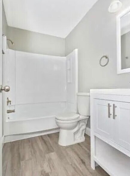 Building Photo - 5803 Oleander Plz