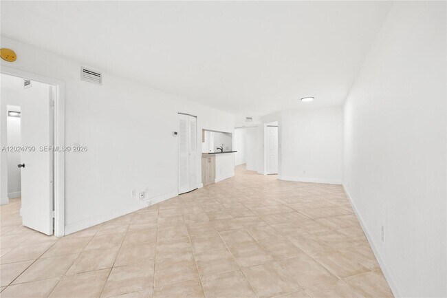 Building Photo - 1025 Coral Club Dr