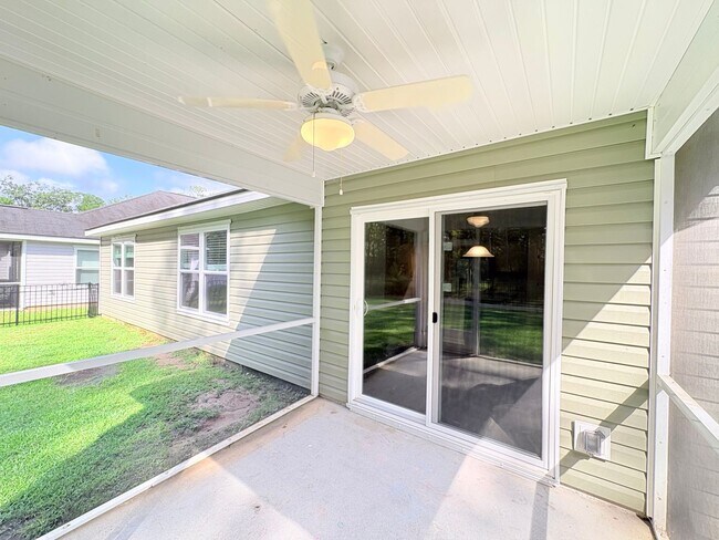 Building Photo - Welcome To Heritage New River Side