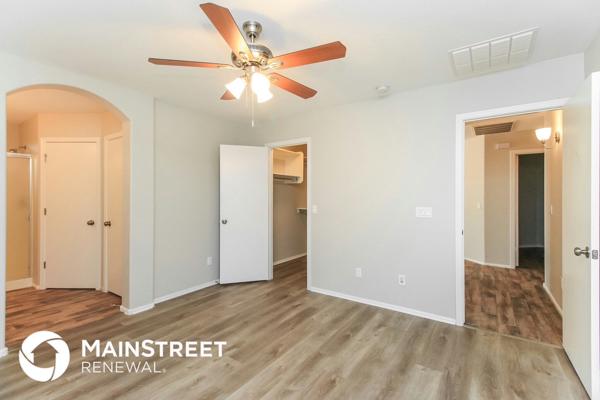 Building Photo - 1320 E Julie Ave